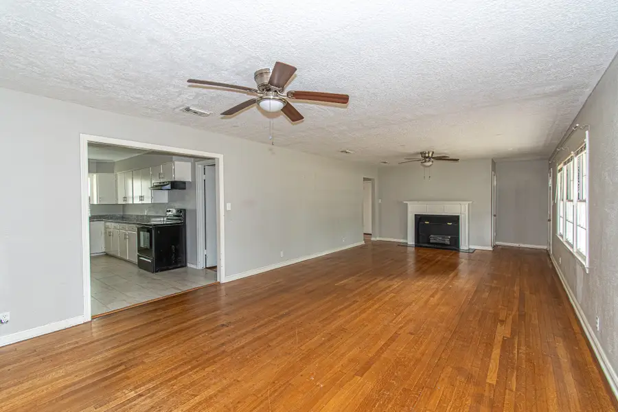8 Coronado Circle, La Marque, TX 77568 - #3