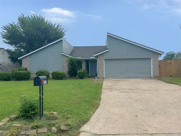 3801 Misty Cove Court, Dickinson, TX 77539