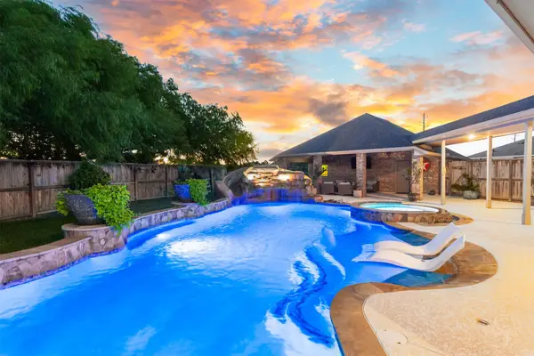 5835 Caspian Falls Lane, Fulshear, TX 77441