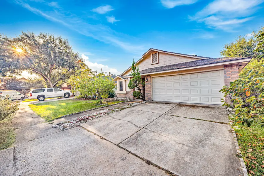 11059 Landsbury Circle, Houston, TX 77099 - Image #2