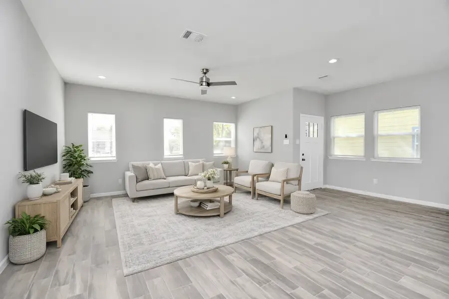 5941 Southlea Street, Houston, TX 77033 - Image #2