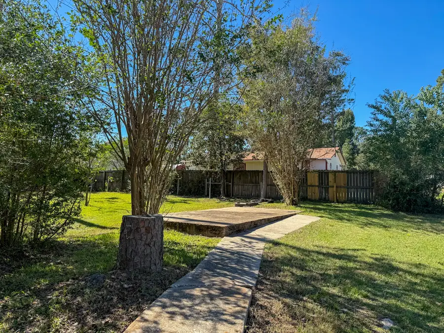 142 W Hickory Cove, Onalaska, TX 77360 - Image #2