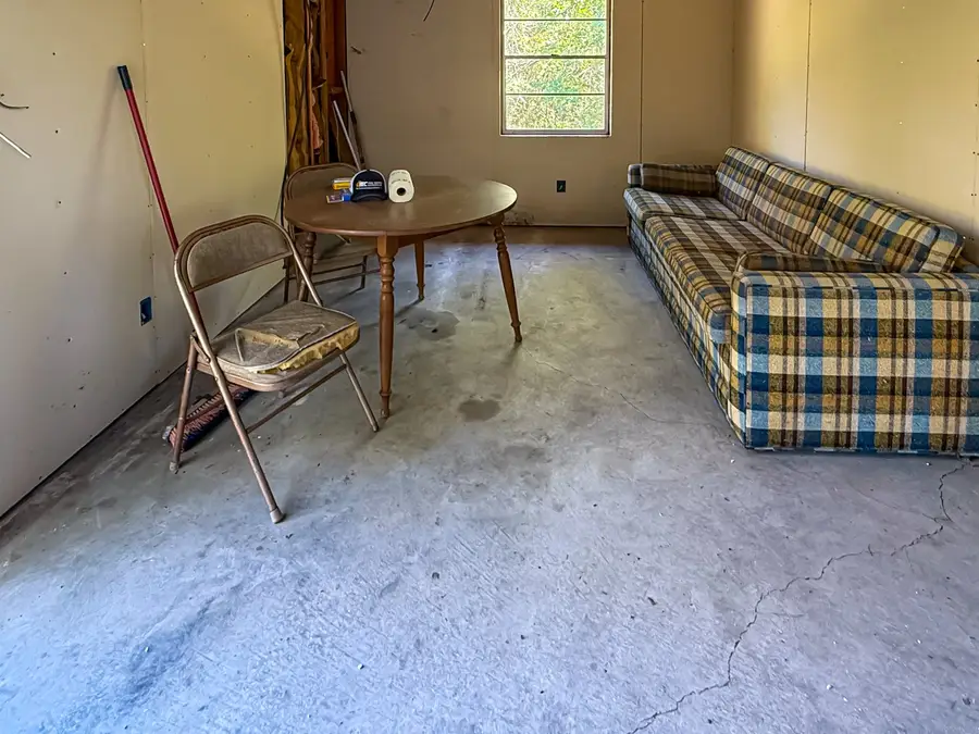 142 W Hickory Cove, Onalaska, TX 77360 - Image #3