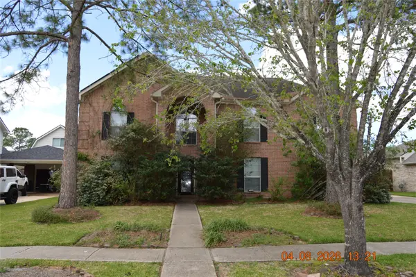 305 Oak Creek Court, League City, TX 77573