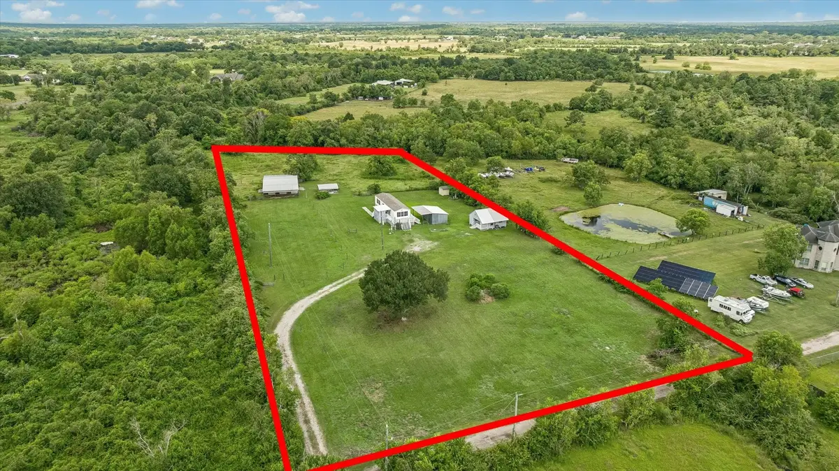 5806-A S Highway 35, Alvin, TX 77511 - #1