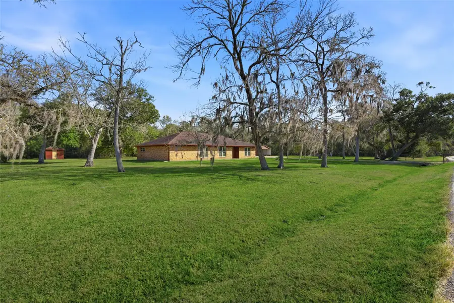 436 County Road 502a, Sweeny, TX 77480 - Image #3