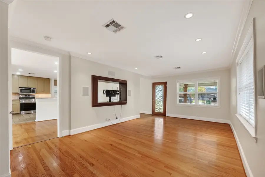 2010 Wakefield Drive, Houston, TX 77018 - Image #3