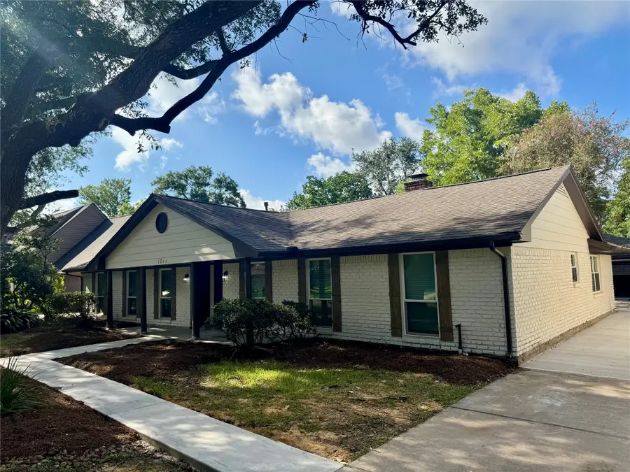 1211 Shorewood Drive, Taylor Lake Village, TX 77586 - #2