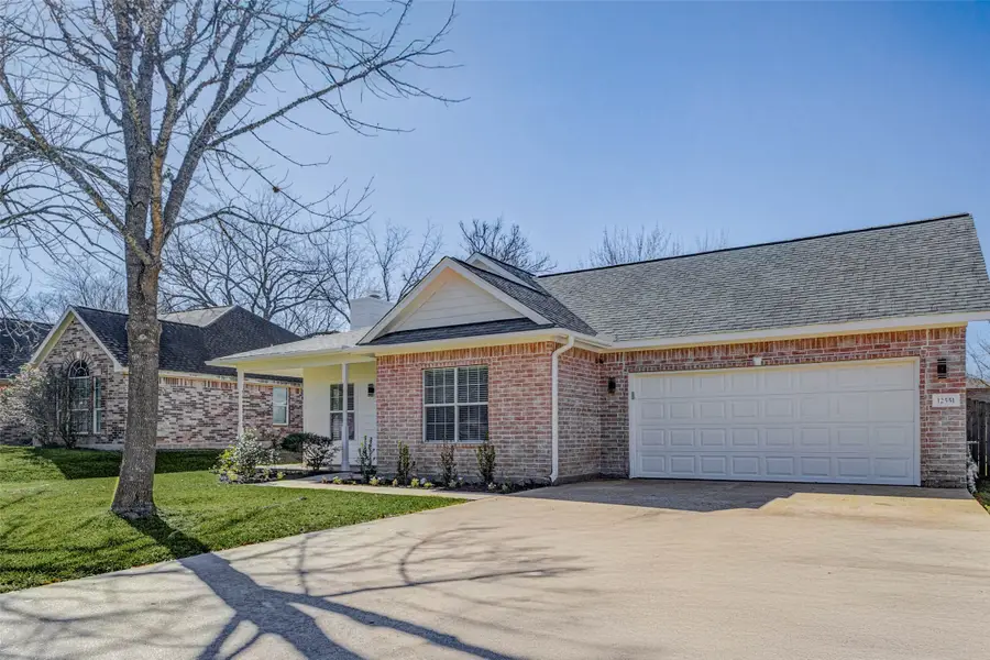 12551 Lake Conroe Hills Dr, Willis, TX 77318 - Image #2