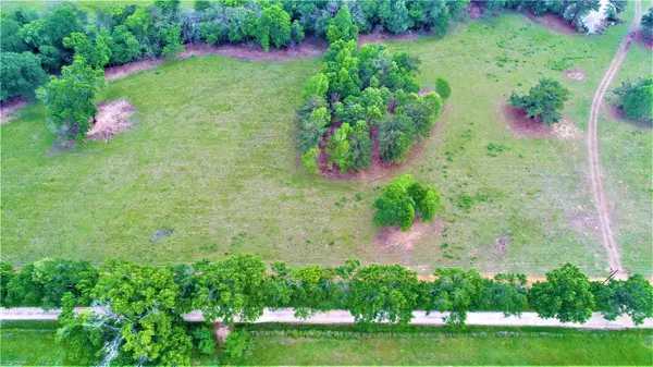 749 County Road 4110, Crockett, TX 75835