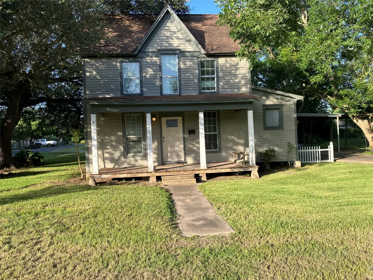 701 August Street, El Campo, TX 77437 - #1