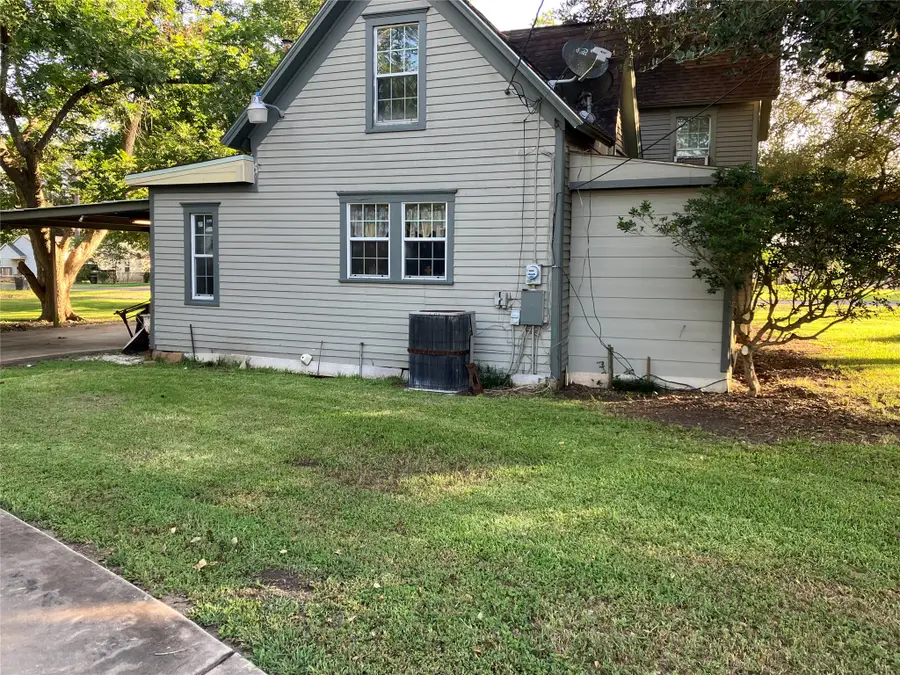 701 August Street, El Campo, TX 77437 - #3