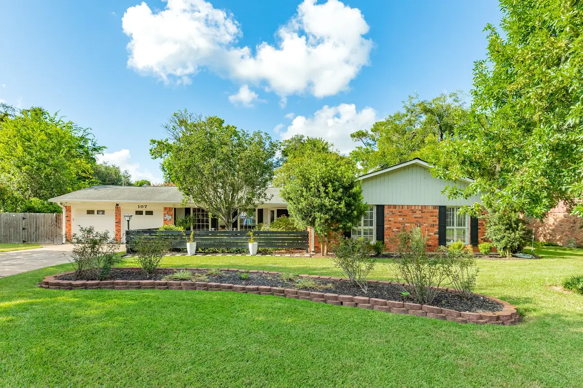 107 Hyacinth Street, Lake Jackson, TX 77566 - #1