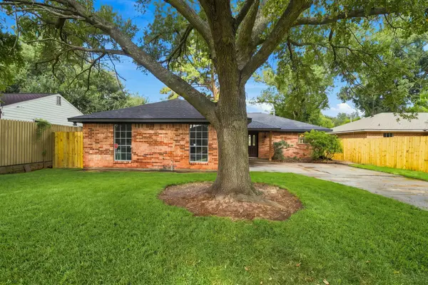 2413 Shadowdale Drive, Houston, TX 77043