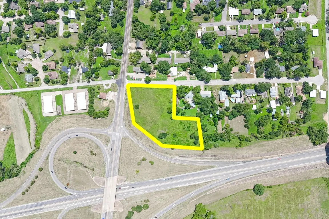 102 S Dixie Street, Brenham, TX 77833 - #1