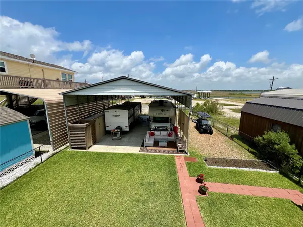 1102 Gator Point, Crystal Beach, TX 77650
