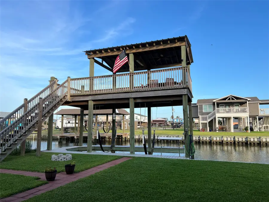 1102 Gator Point, Crystal Beach, TX 77650 - Image #2