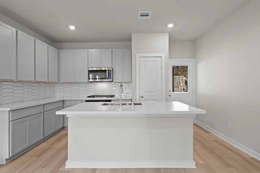 12211 Ridge Top Drive, Conroe, TX 77304 - Image #3