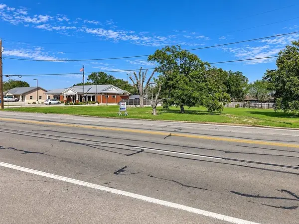 711 S Eagle Street, Weimar, TX 78962