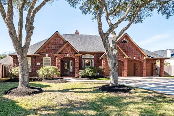 7402 Shady Arbour Court, Pasadena, TX 77505