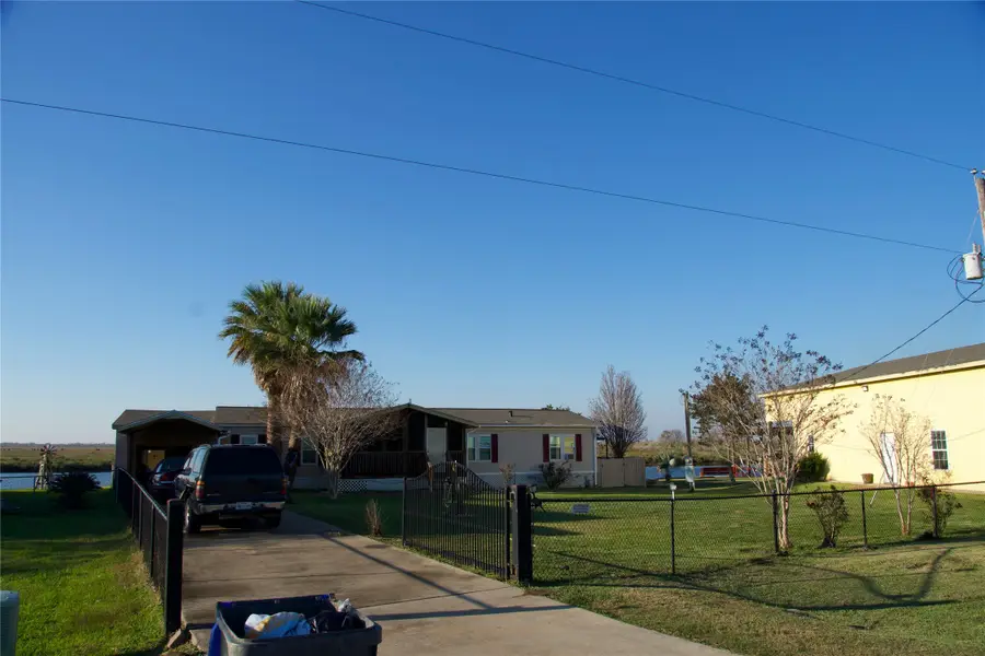 627 Port Road, Angleton, TX 77515 - #3