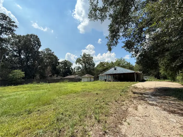16550 Oakwood Drive, Splendora, TX 77372