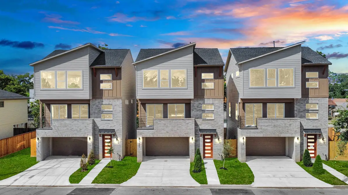 322 E 35 Th Street, Houston, TX 77018 - #1