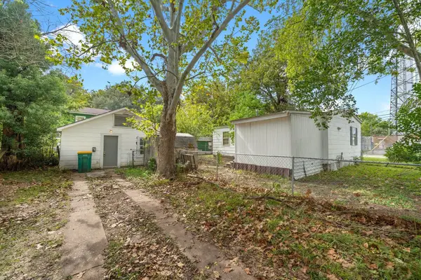 404 N 7th Street, Baytown, TX 77520