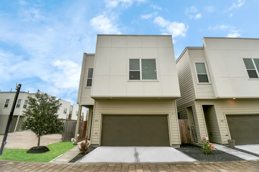 619 Thornton Oaks Lane, Houston, TX 77018 - Image #2