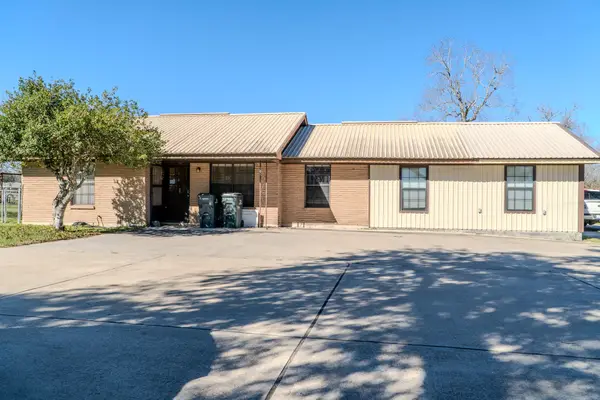 4959 Highway 90, Alleyton, TX 78935