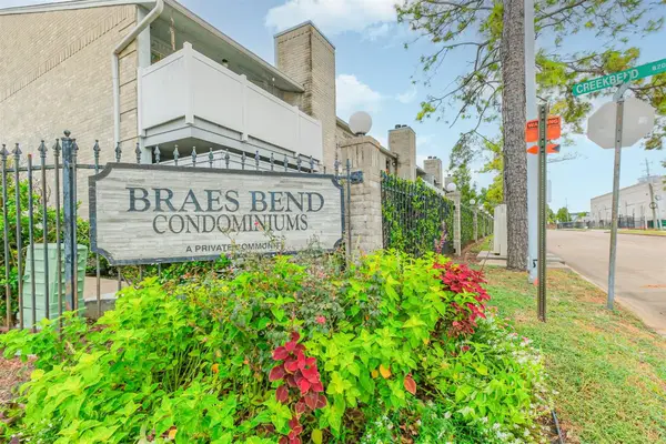 8247 Creekbend Drive #8247, Houston, TX 77071