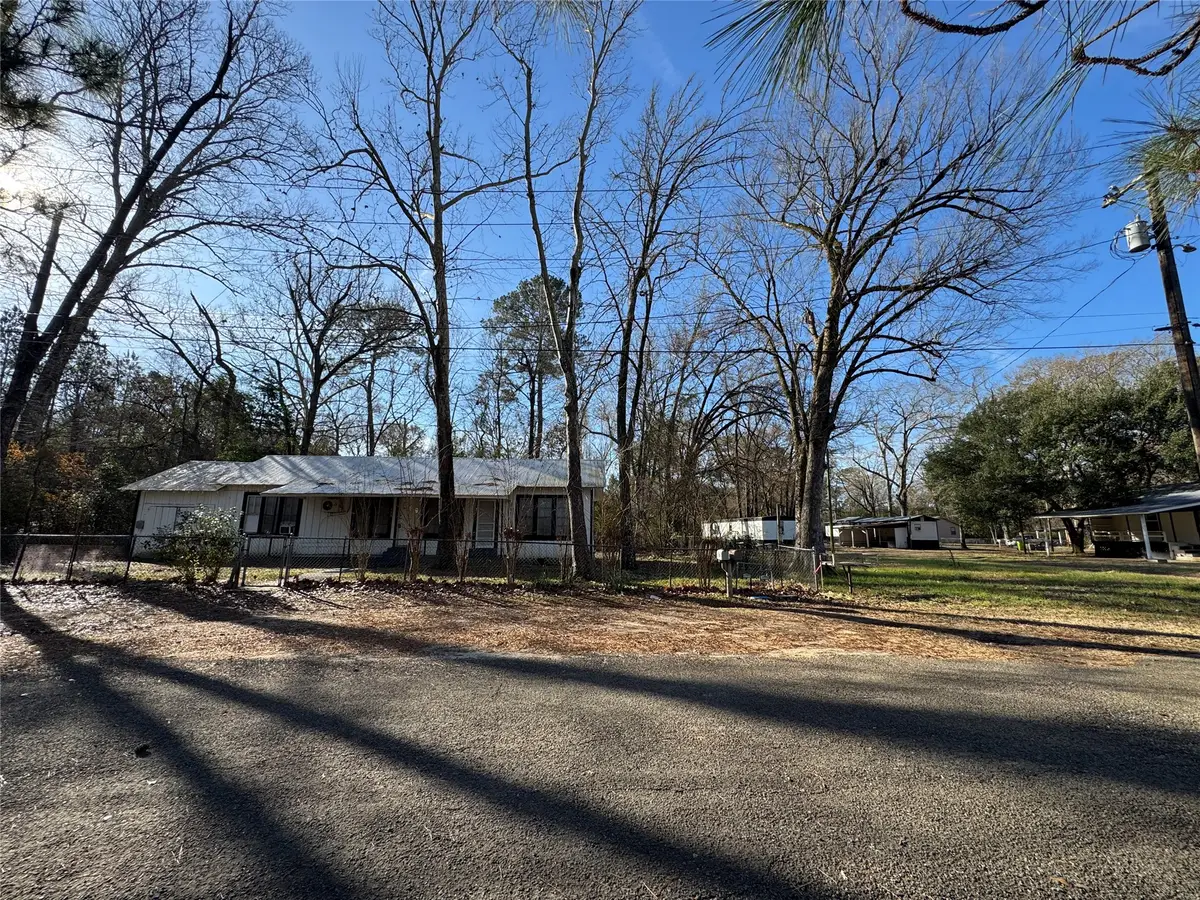 110 & 100 Barnard Street, Livingston, TX 77351 - #1