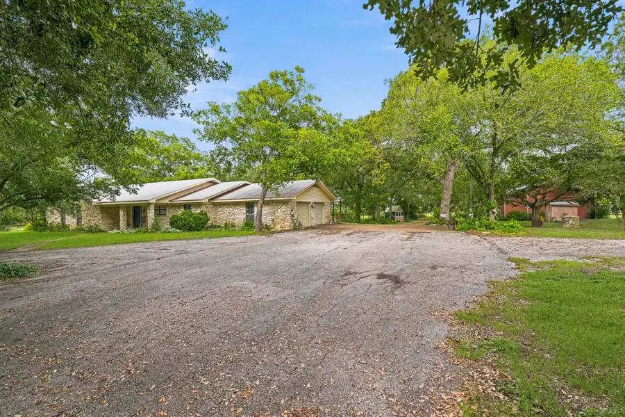 1736 County Road 182, Hallettsville, TX 77964 - #2