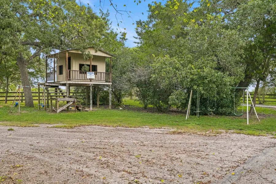 1736 County Road 182, Hallettsville, TX 77964 - #3