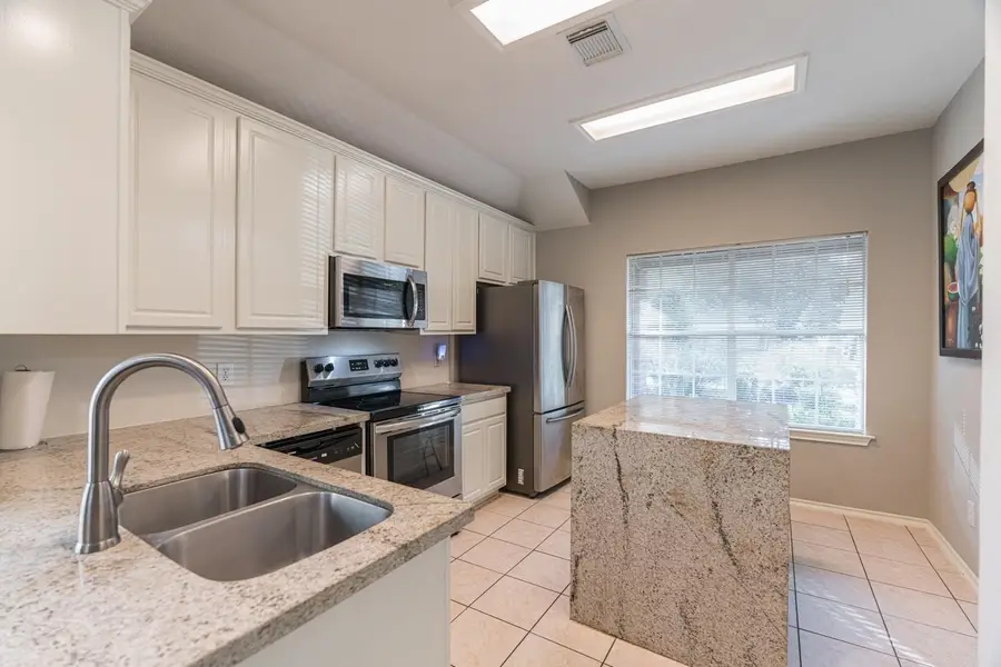46 S Wynnoak Circle, The Woodlands, TX 77382 - #2