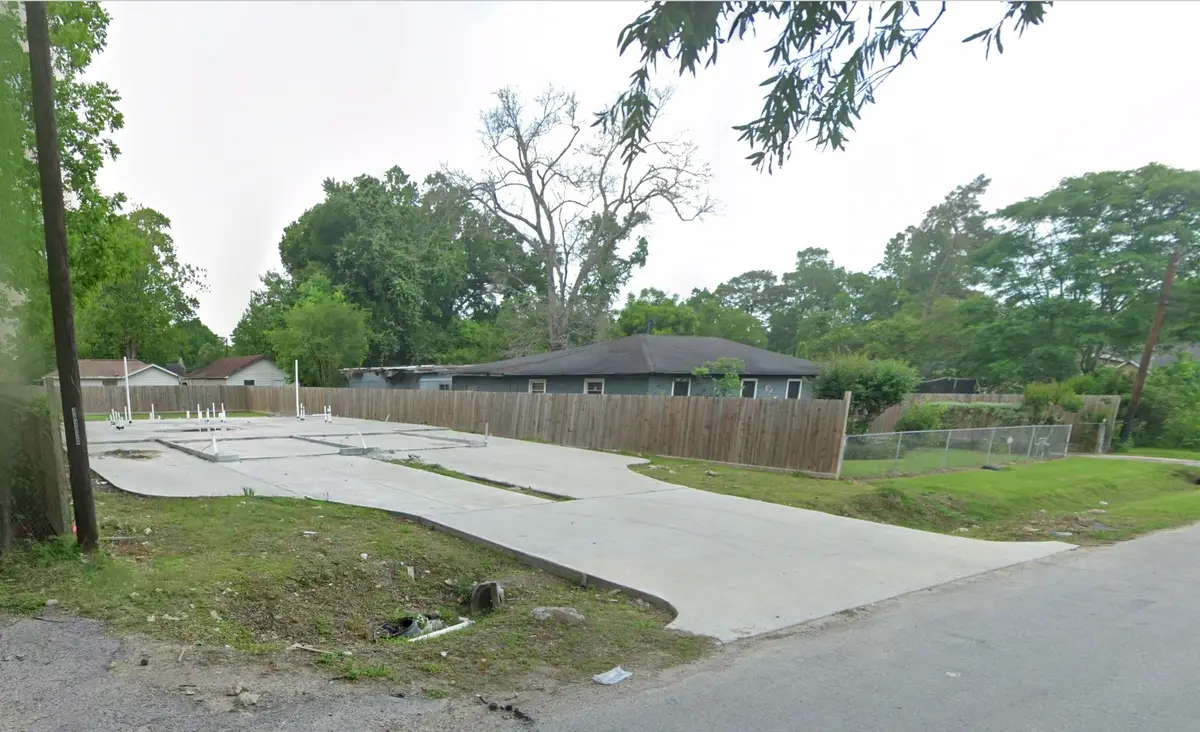 9011 Sherbourne Street, Houston, TX 77016 - #1