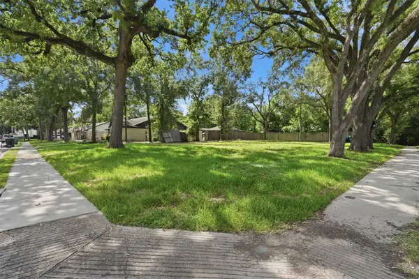 6235 Queenswood Lane, Houston, TX 77008