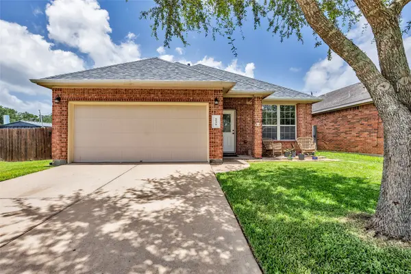 6658 Hawkins Hill Lane, Dickinson, TX 77539
