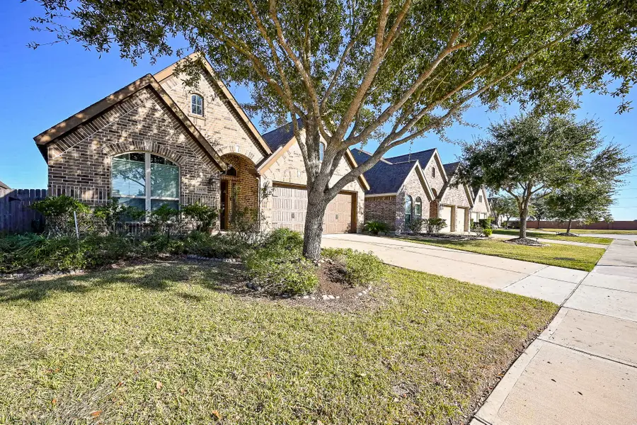 13809 Crystal Harbor Lane, Pearland, TX 77584 - Image #3