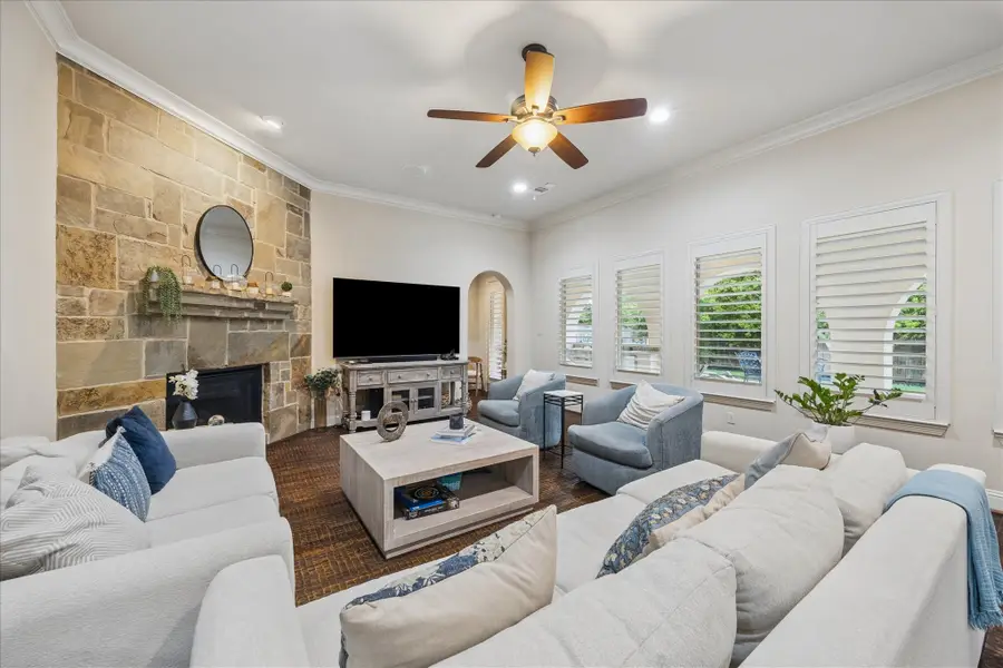 22 N Player Manor Circle, The Woodlands, TX 77382 - #2