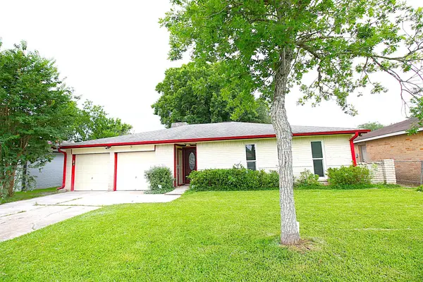 16907 David Glen Drive, Friendswood, TX 77546