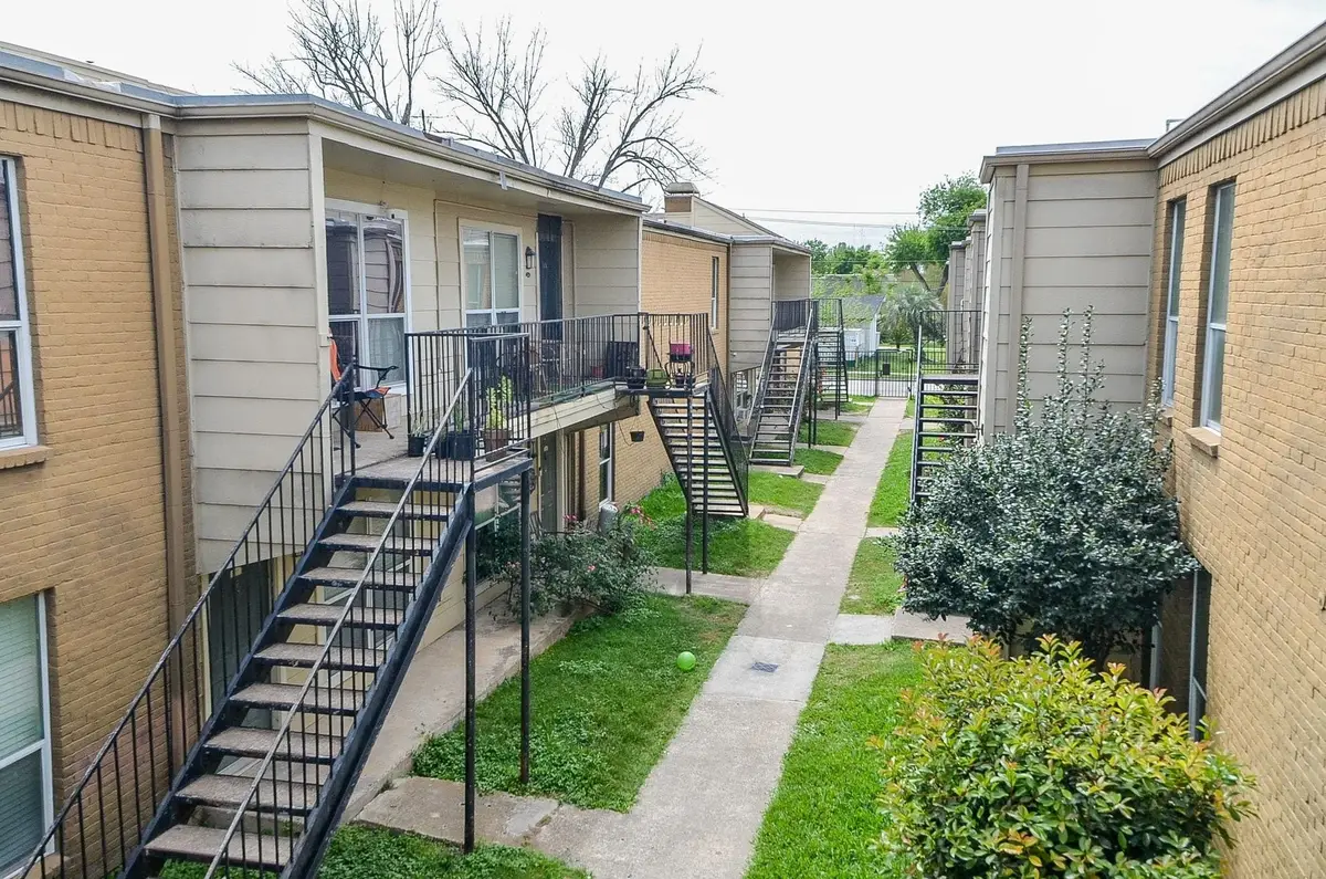 8100 Creekbend Dr #120, Houston, TX 77071 - #1