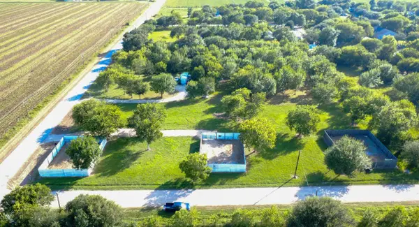 9002 Grunwald Road, Beasley, TX 77417