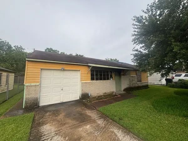 10517 Rosehaven Drive, Houston, TX 77051