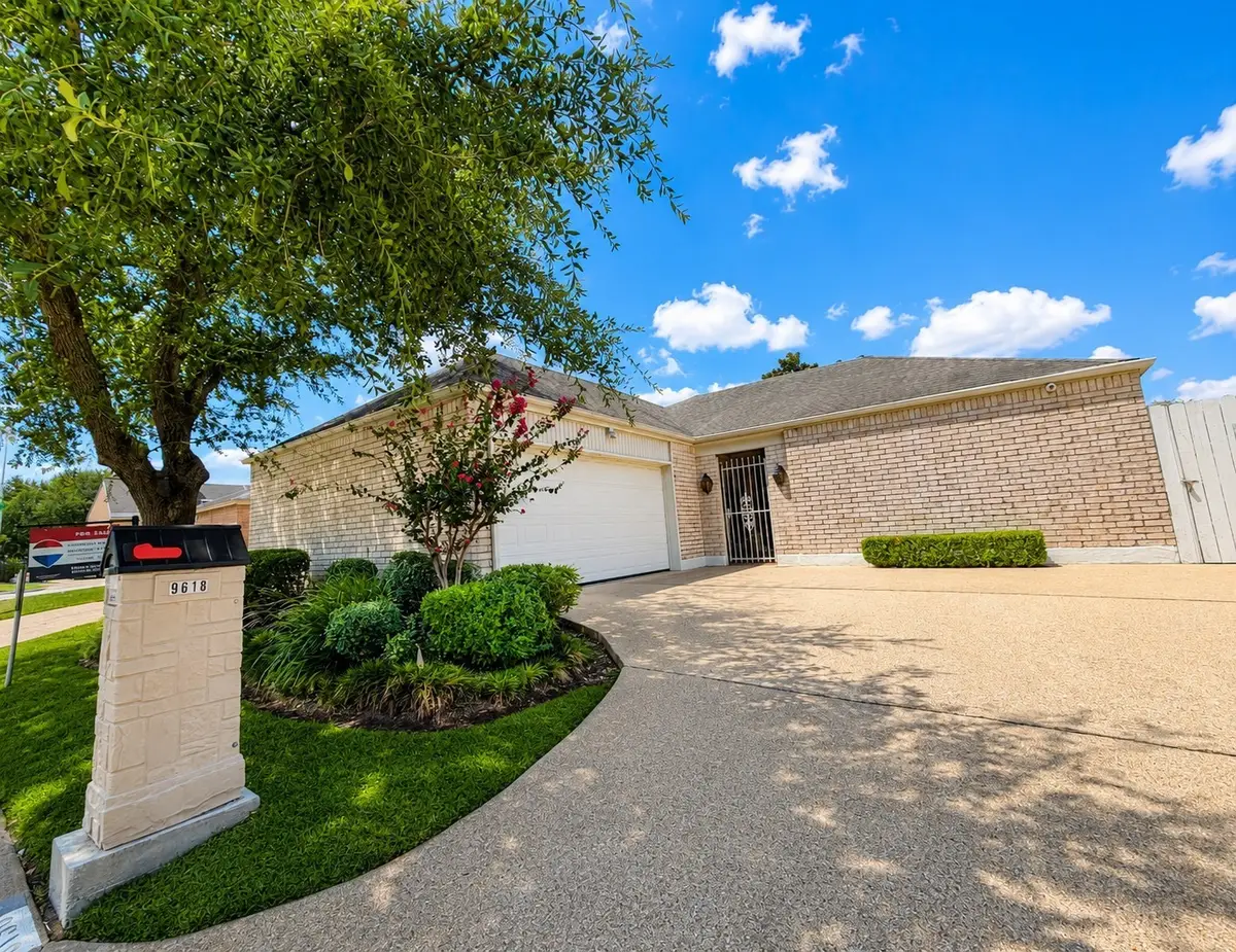 9618 S Caraway Lane, Houston, TX 77036 - #1