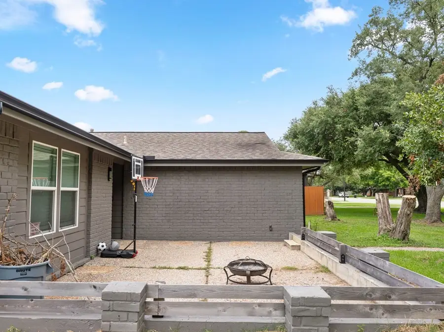 910 7th Street, Bay City, TX 77414 - #2