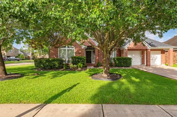 101 Arbor Springs Lane, Dickinson, TX 77539