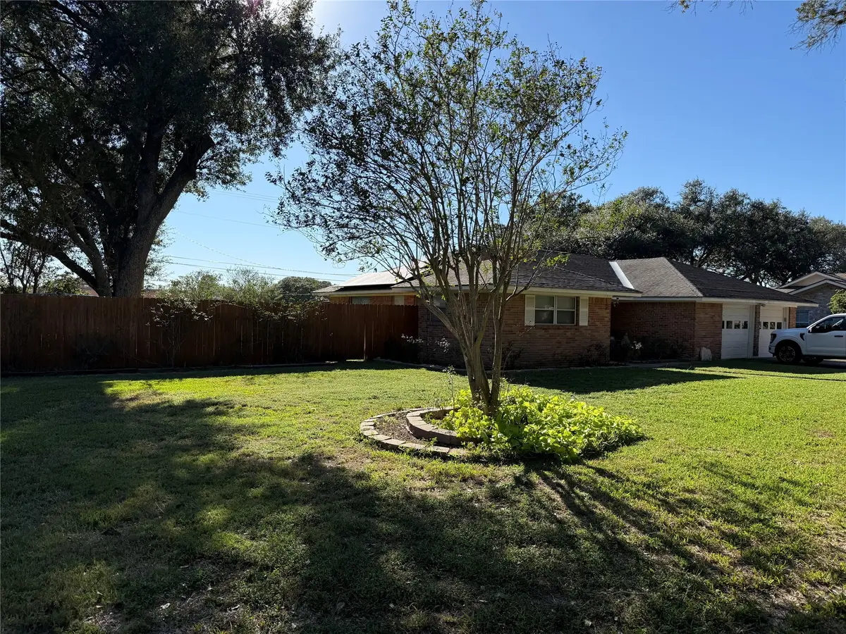 601 Willow Lane, Eagle Lake, TX 77434 - Image #1