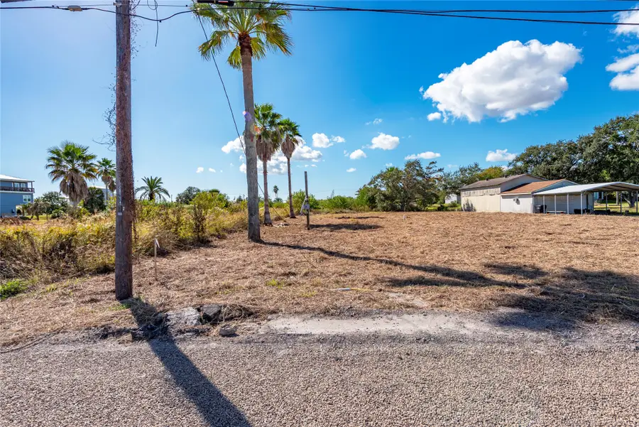 2221 Avenue A, San Leon, TX 77539 - Image #2