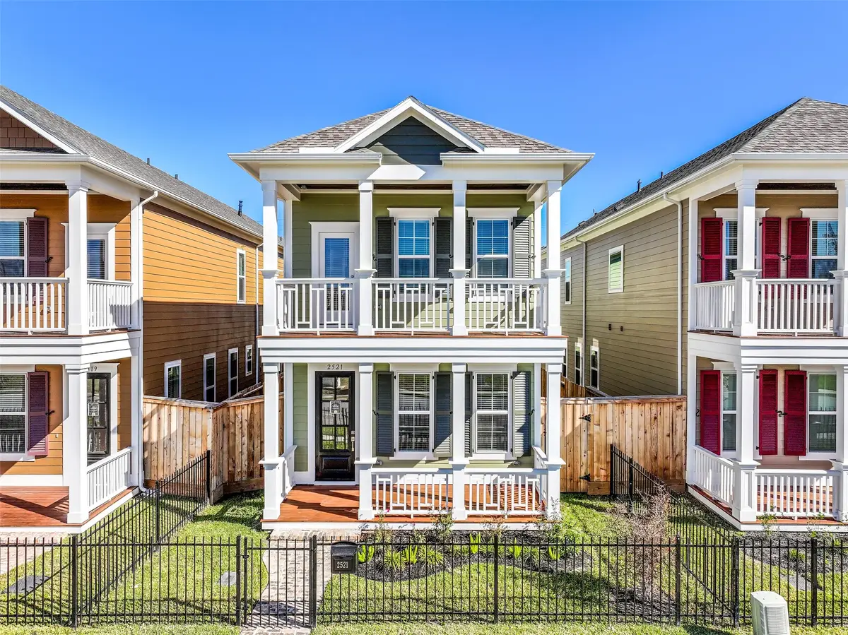 2521 S Houston Avenue, Pearland, TX 77581 - Image #1